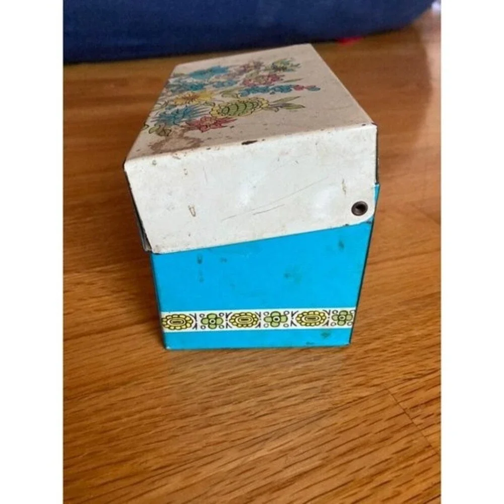 Vintage Floral Recipe Box Holder